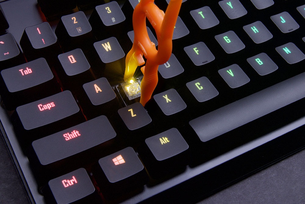 Alternative view of GIGABYTE AORUS K9 Optical RGB Gaming Keyboard - Blue Switch